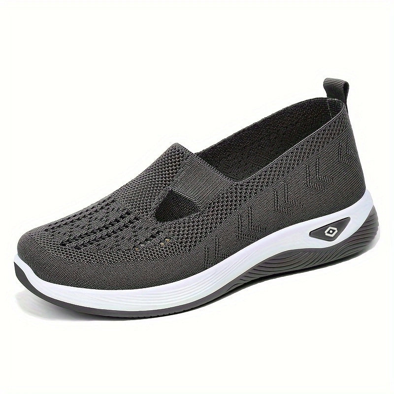 Soft-soled women's shoes that are comfortable and suitable for casual wear